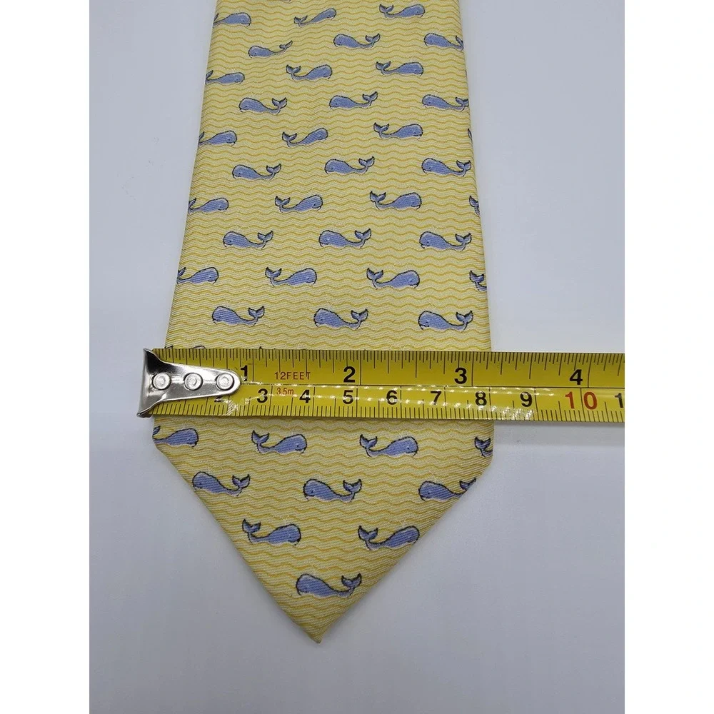 Tommy Hilfiger Men's Geometric Whale Tie 100% Italian Silk 57